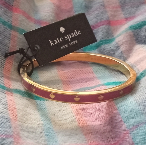 Kate Spade New York 'Spot the Spade' Enamel Hinged Bangle Bracelet - Picture 8 of 10